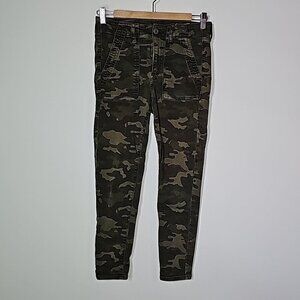 American Eagle next level stretch size 4 camo high rise cropped jeggings
